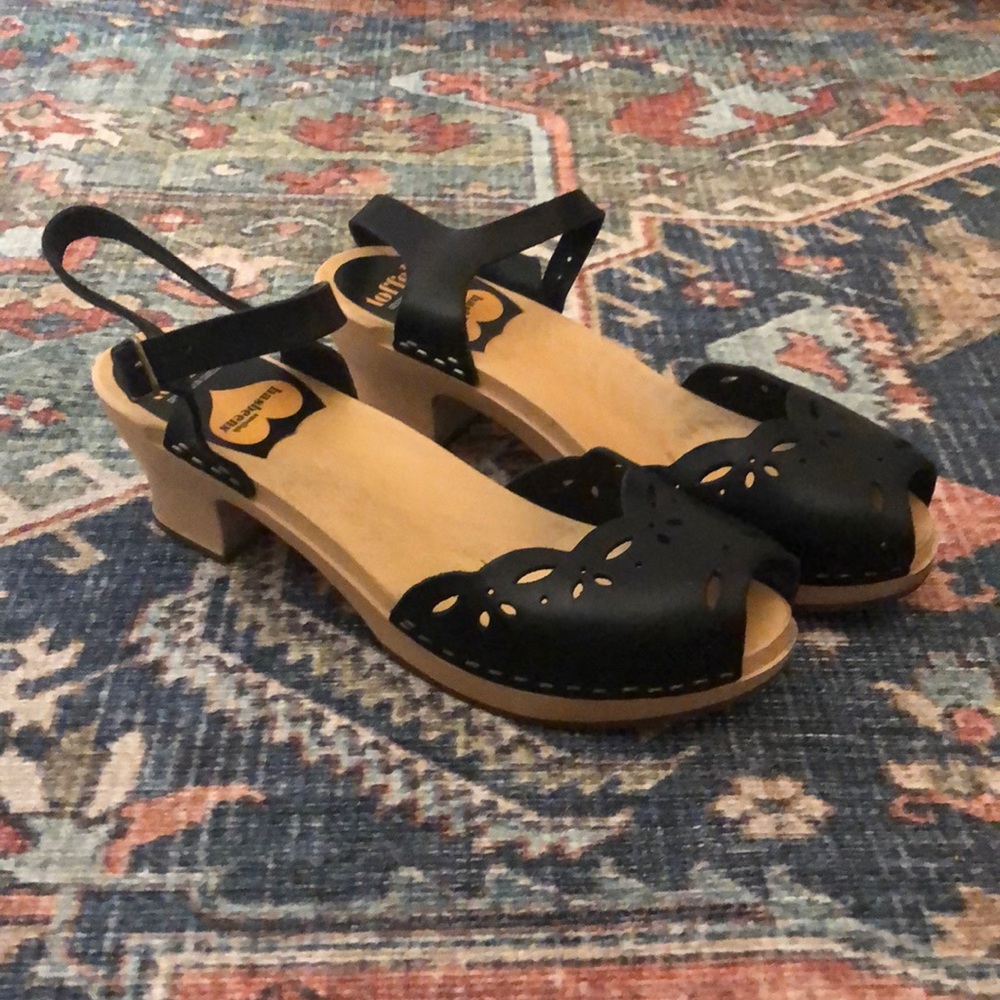 Swedish Hasbeens sandals. Black ornament lace detail. Size 10.